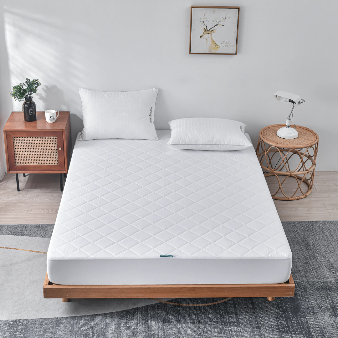 hotel royal mattress protector 1 | thebeddingscompany