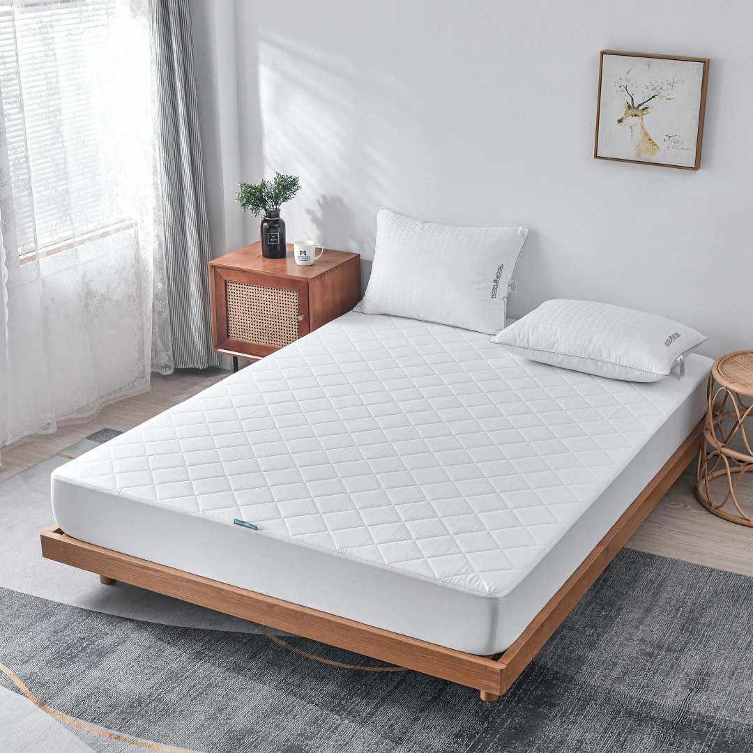 hotel royal mattress protector 2 | thebeddingscompany